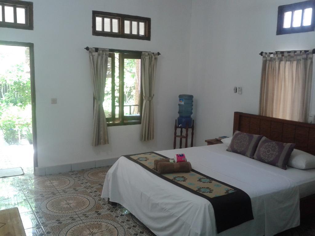 Putri Homestay Gili Meno Bagian luar foto