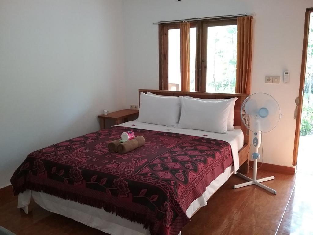 Putri Homestay Gili Meno Bagian luar foto