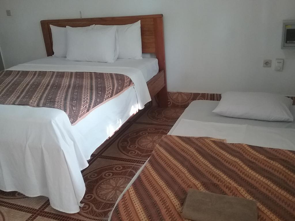 Putri Homestay Gili Meno Bagian luar foto
