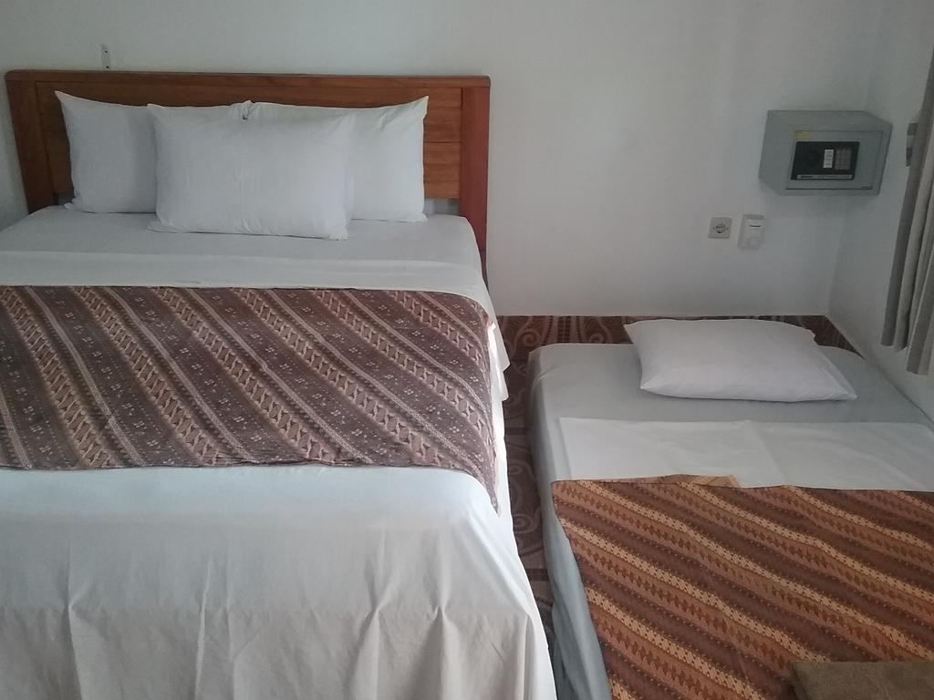 Putri Homestay Gili Meno Bagian luar foto