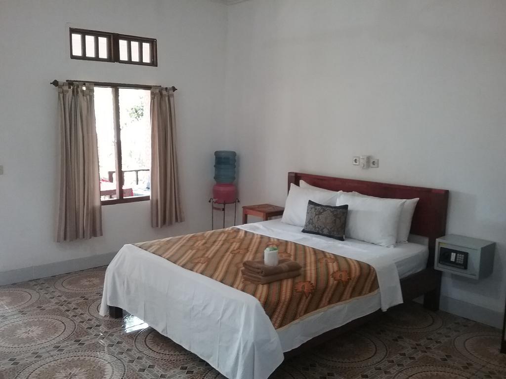 Putri Homestay Gili Meno Bagian luar foto