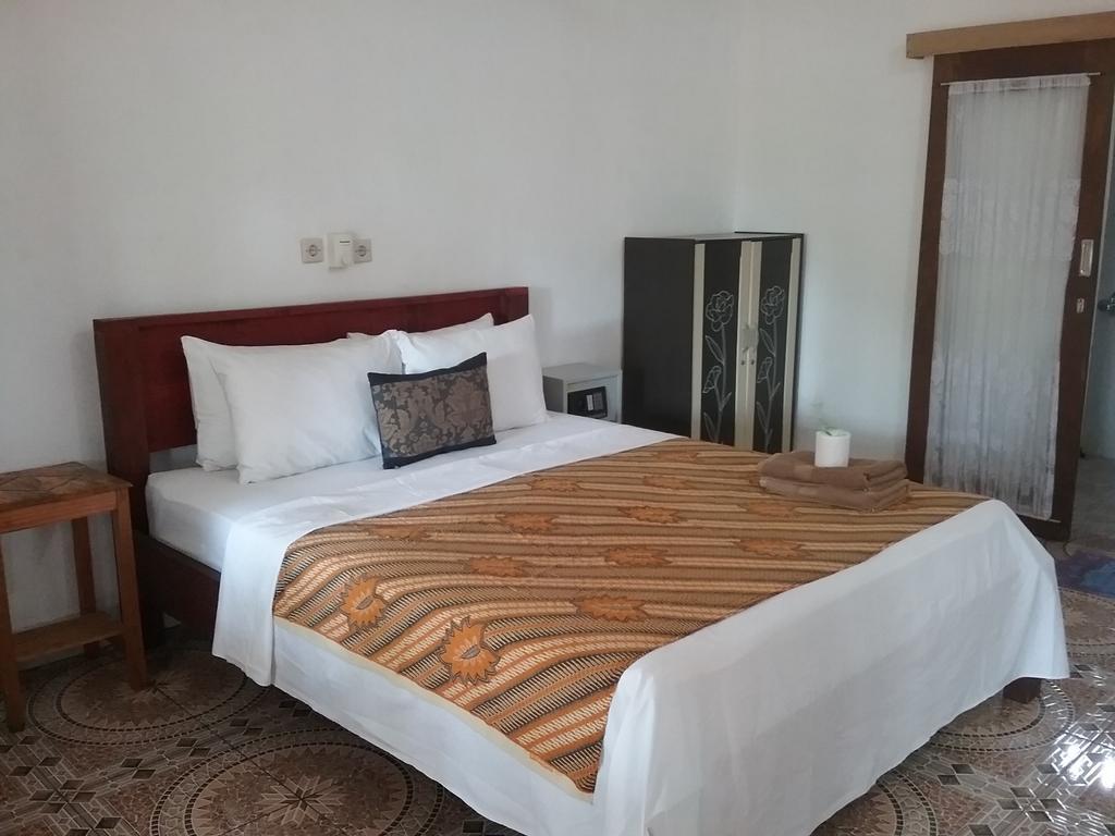 Putri Homestay Gili Meno Bagian luar foto