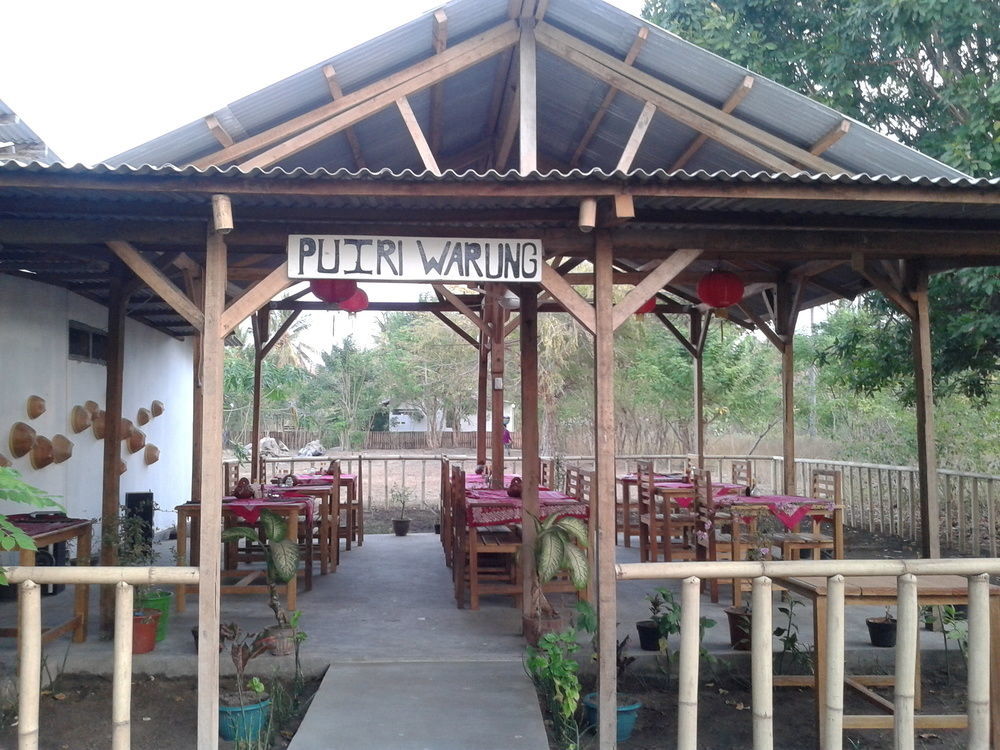 Putri Homestay Gili Meno Bagian luar foto